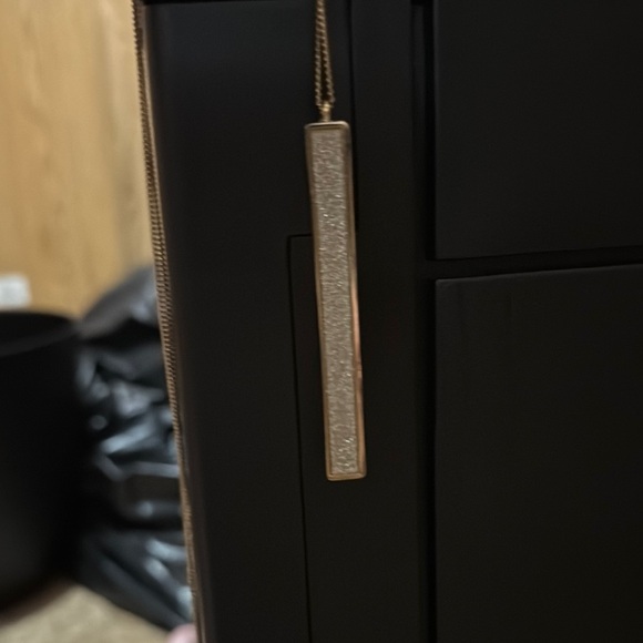 Gold Bar Necklace and Leaf Brooch - Picture 5 of 7